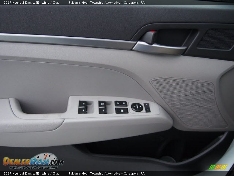 2017 Hyundai Elantra SE White / Gray Photo #8