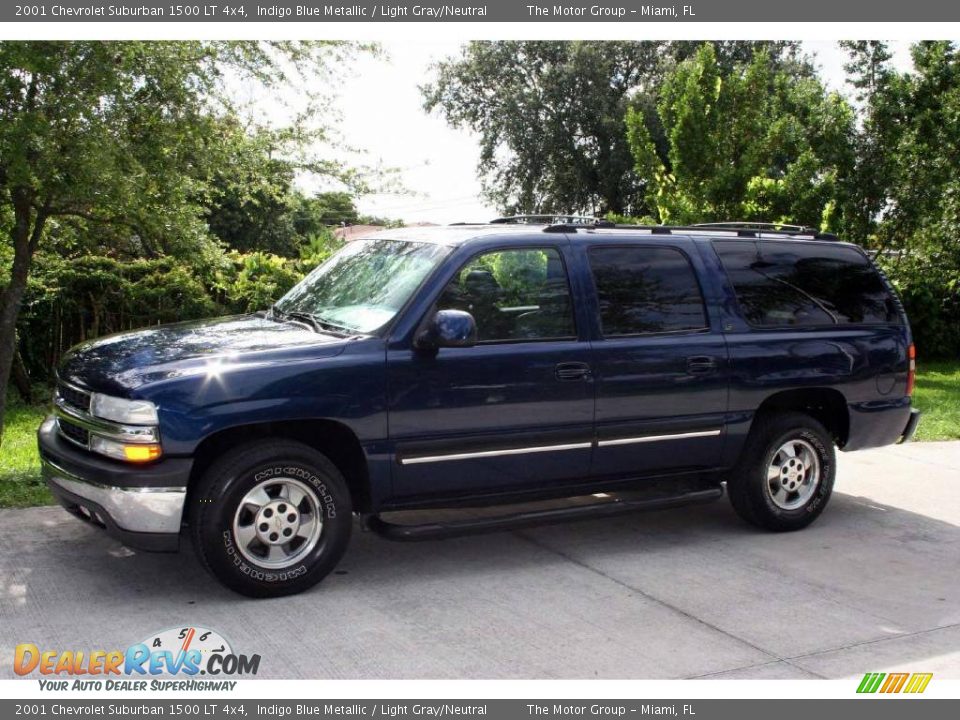 2001 Chevrolet Suburban 1500 LT 4x4 Indigo Blue Metallic / Light Gray/Neutral Photo #2