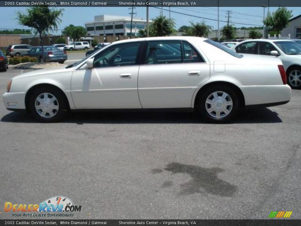 2003 Cadillac DeVille Sedan White Diamond / Oatmeal Photo #3
