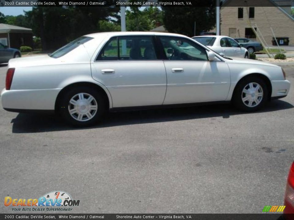 2003 Cadillac DeVille Sedan White Diamond / Oatmeal Photo #4