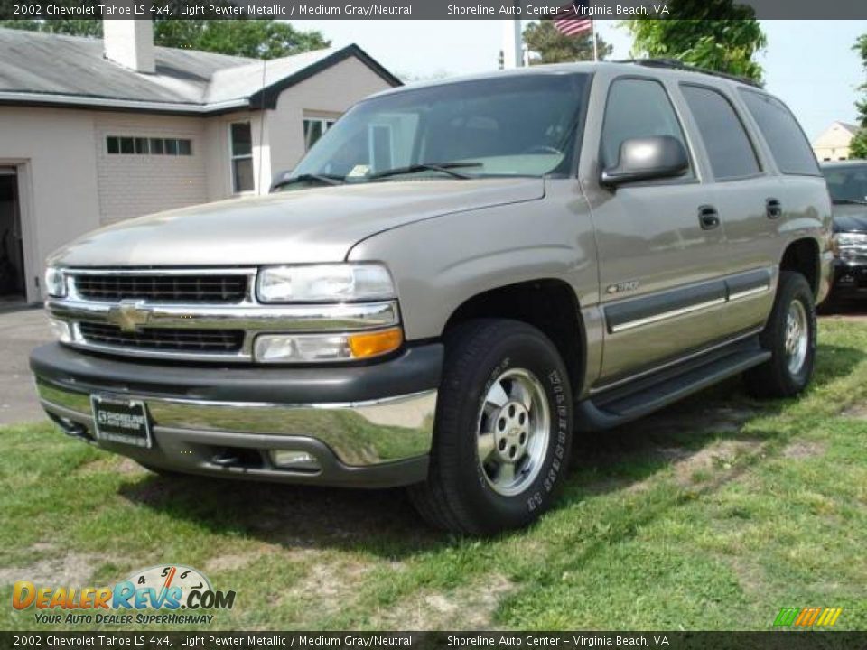 2002 Chevrolet Tahoe LS 4x4 Light Pewter Metallic / Medium Gray/Neutral Photo #1