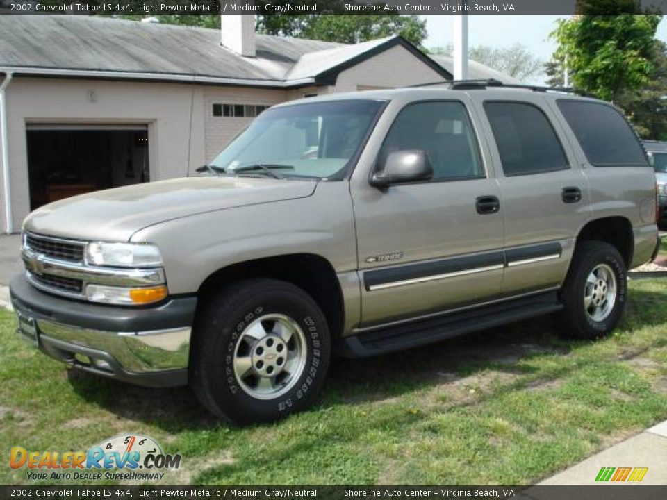 2002 Chevrolet Tahoe LS 4x4 Light Pewter Metallic / Medium Gray/Neutral Photo #2