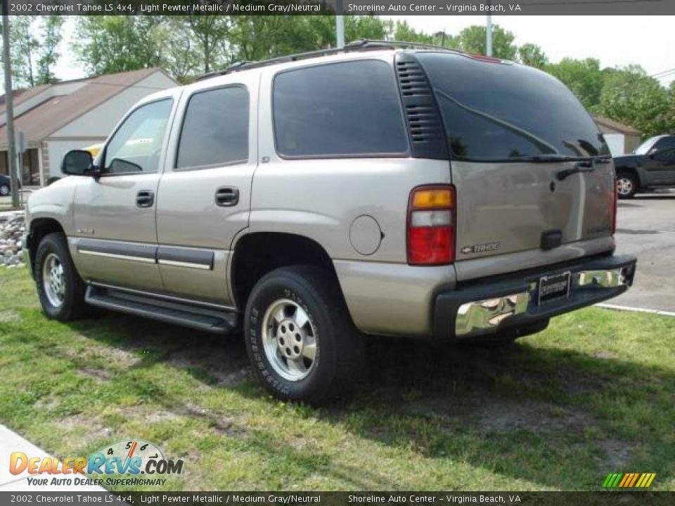 2002 Chevrolet Tahoe LS 4x4 Light Pewter Metallic / Medium Gray/Neutral Photo #3
