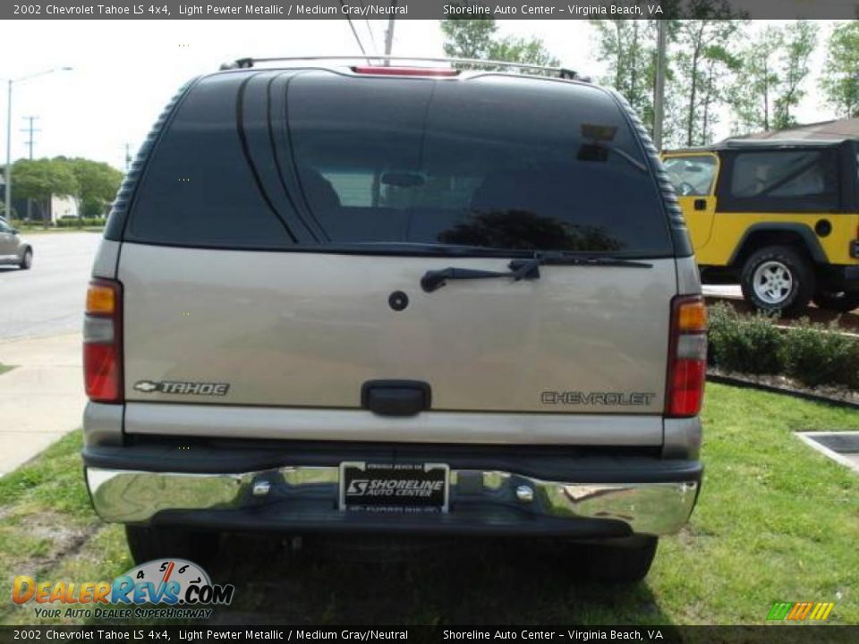 2002 Chevrolet Tahoe LS 4x4 Light Pewter Metallic / Medium Gray/Neutral Photo #4
