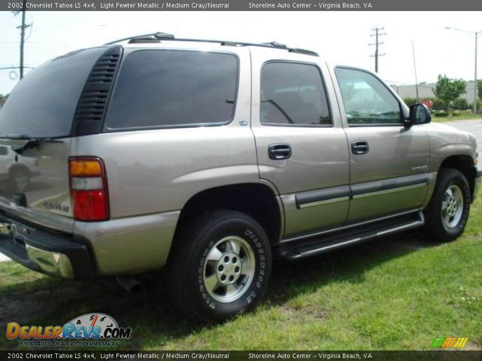 2002 Chevrolet Tahoe LS 4x4 Light Pewter Metallic / Medium Gray/Neutral Photo #5
