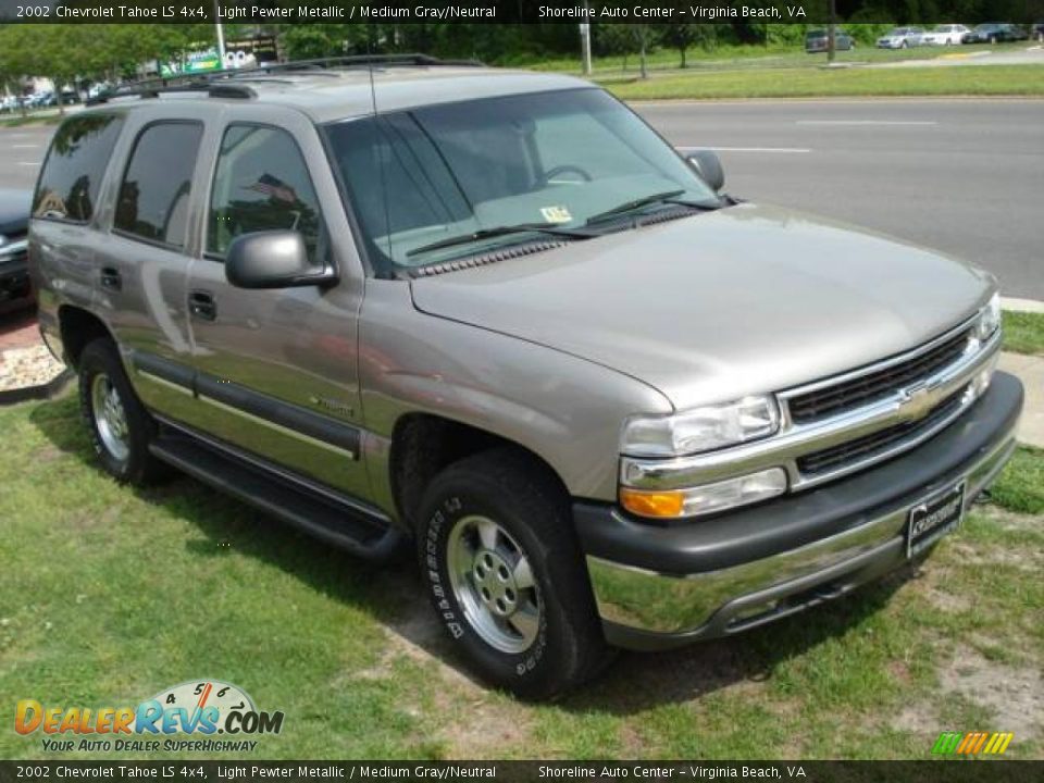 2002 Chevrolet Tahoe LS 4x4 Light Pewter Metallic / Medium Gray/Neutral Photo #7