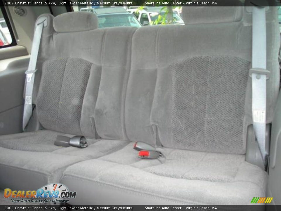 2002 Chevrolet Tahoe LS 4x4 Light Pewter Metallic / Medium Gray/Neutral Photo #11