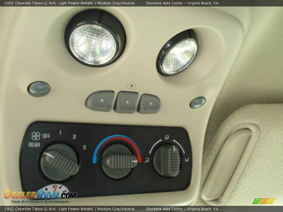2002 Chevrolet Tahoe LS 4x4 Light Pewter Metallic / Medium Gray/Neutral Photo #17