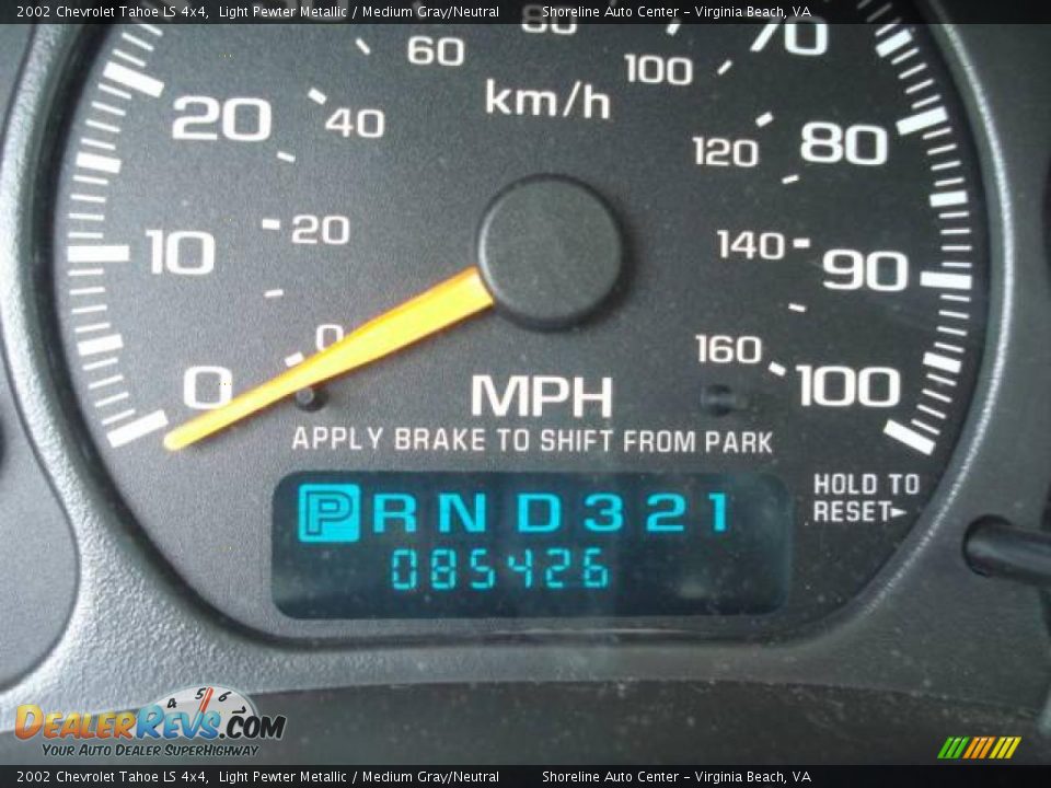 2002 Chevrolet Tahoe LS 4x4 Light Pewter Metallic / Medium Gray/Neutral Photo #18