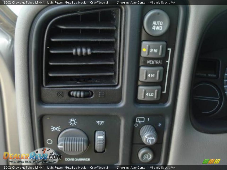 2002 Chevrolet Tahoe LS 4x4 Light Pewter Metallic / Medium Gray/Neutral Photo #19