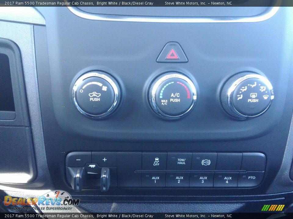 2017 Ram 5500 Tradesman Regular Cab Chassis Bright White / Black/Diesel Gray Photo #17