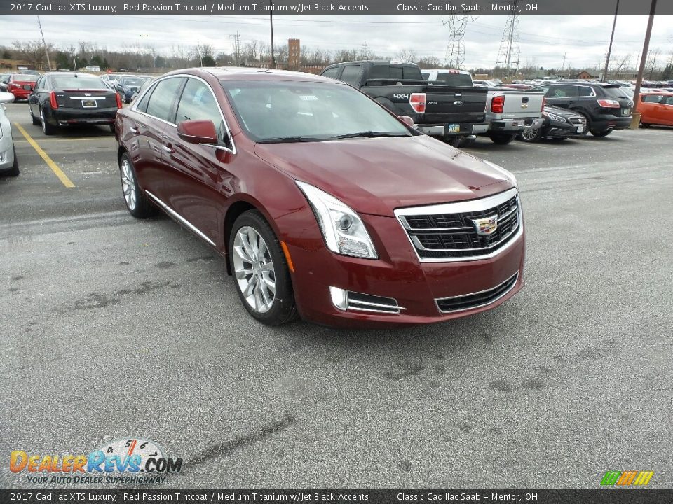 Front 3/4 View of 2017 Cadillac XTS Luxury Photo #1