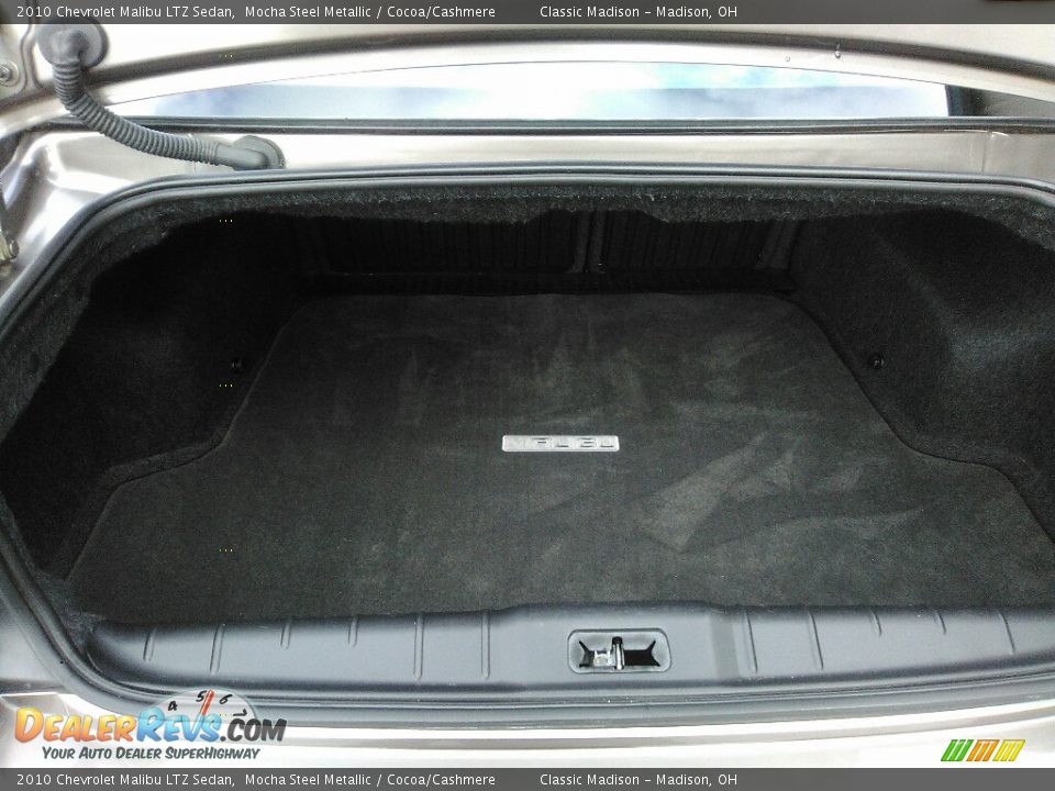 2010 Chevrolet Malibu LTZ Sedan Mocha Steel Metallic / Cocoa/Cashmere Photo #18