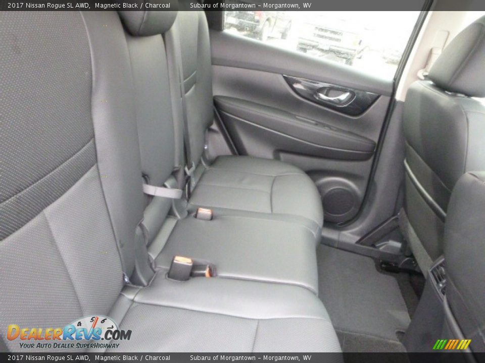 2017 Nissan Rogue SL AWD Magnetic Black / Charcoal Photo #11