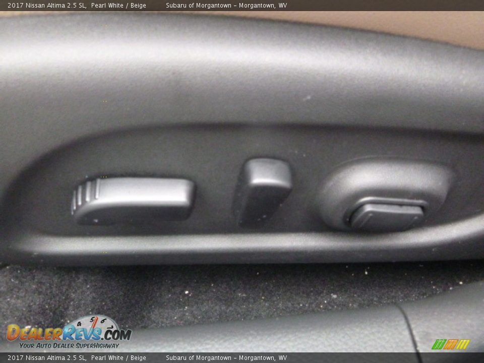 2017 Nissan Altima 2.5 SL Pearl White / Beige Photo #16