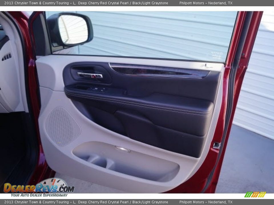 2013 Chrysler Town & Country Touring - L Deep Cherry Red Crystal Pearl / Black/Light Graystone Photo #8