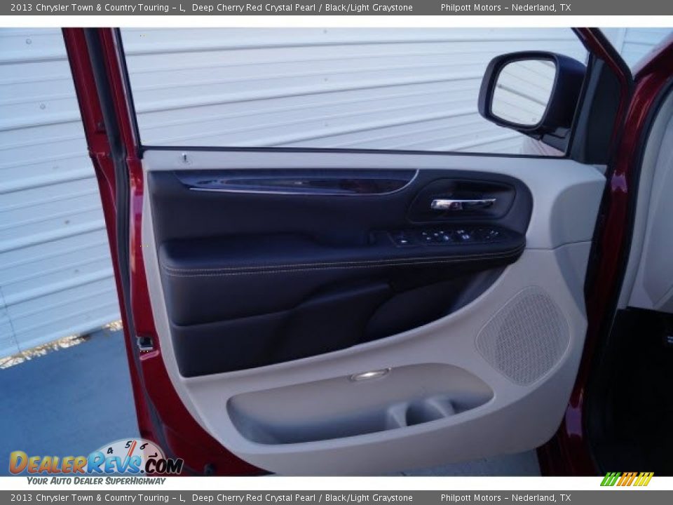 2013 Chrysler Town & Country Touring - L Deep Cherry Red Crystal Pearl / Black/Light Graystone Photo #15