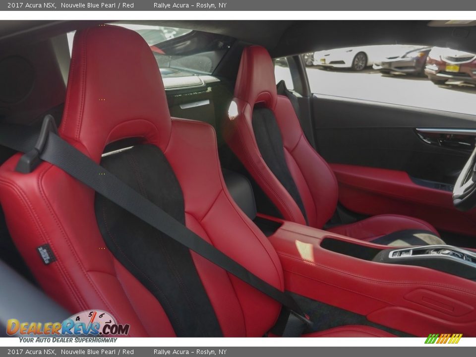 Front Seat of 2017 Acura NSX  Photo #28