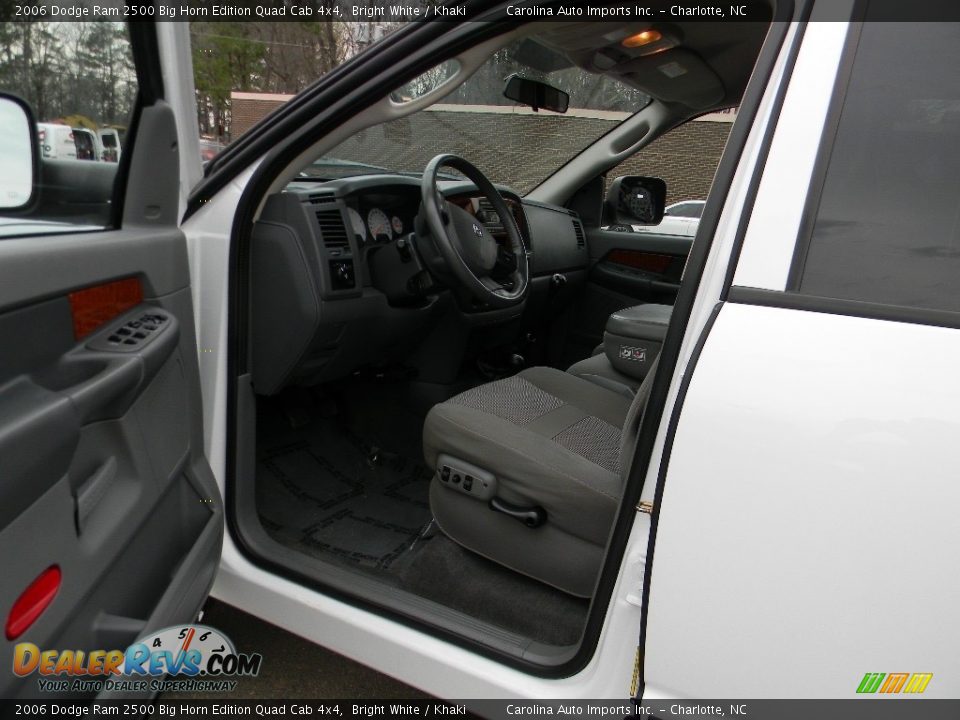 2006 Dodge Ram 2500 Big Horn Edition Quad Cab 4x4 Bright White / Khaki Photo #18