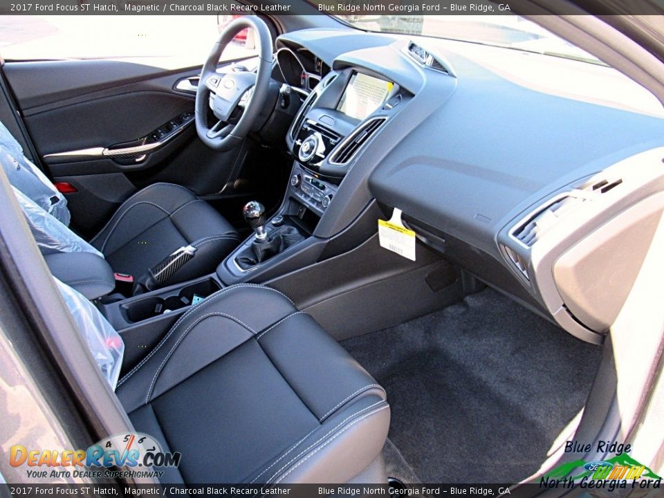 Front Seat of 2017 Ford Focus ST Hatch Photo #29