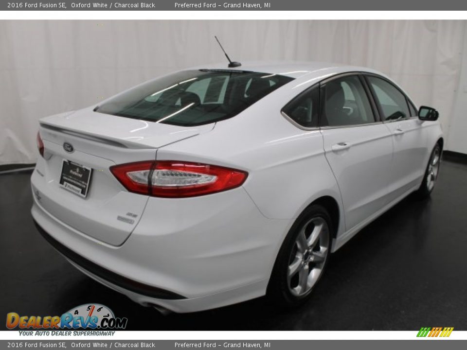 2016 Ford Fusion SE Oxford White / Charcoal Black Photo #25