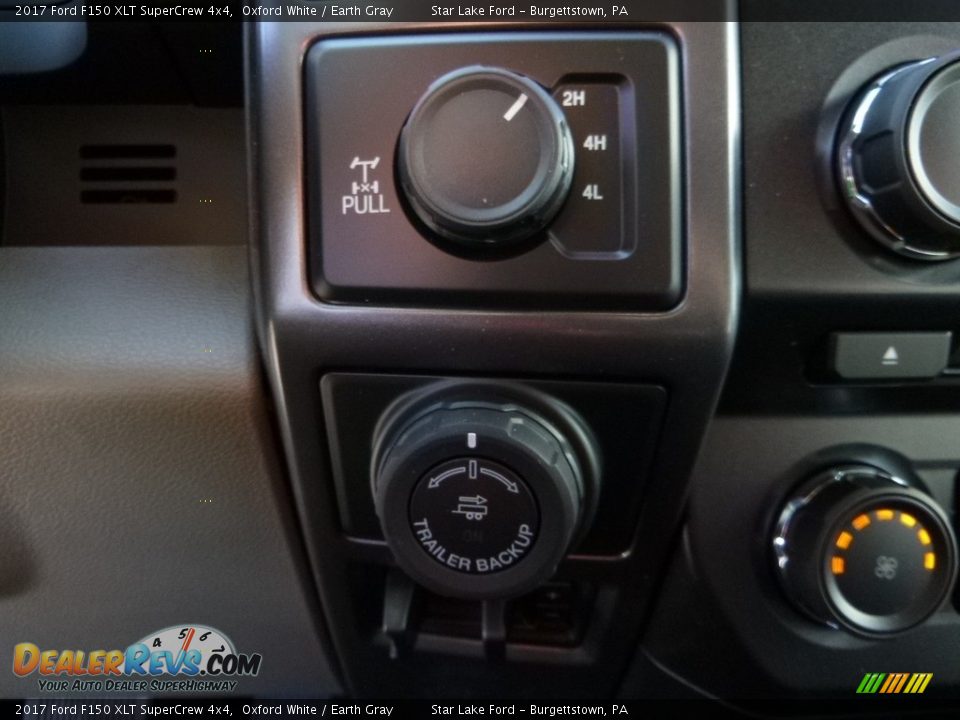 2017 Ford F150 XLT SuperCrew 4x4 Oxford White / Earth Gray Photo #17
