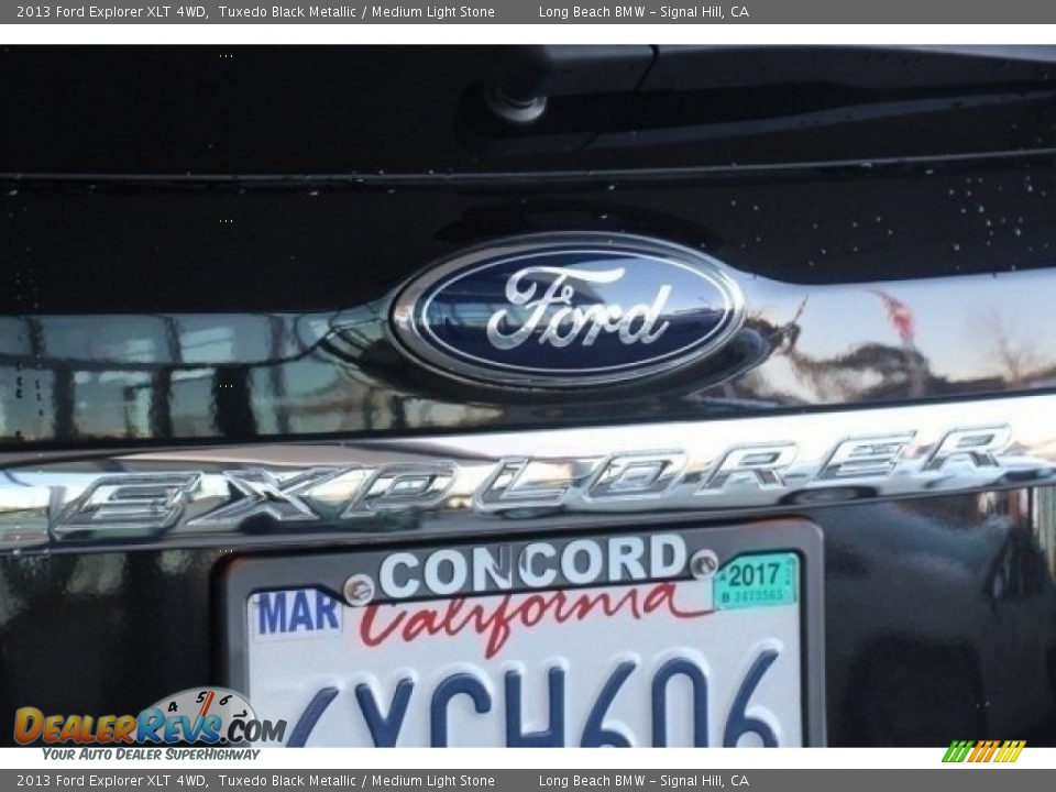 2013 Ford Explorer XLT 4WD Tuxedo Black Metallic / Medium Light Stone Photo #13