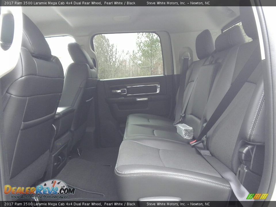 2017 Ram 3500 Laramie Mega Cab 4x4 Dual Rear Wheel Pearl White / Black Photo #11