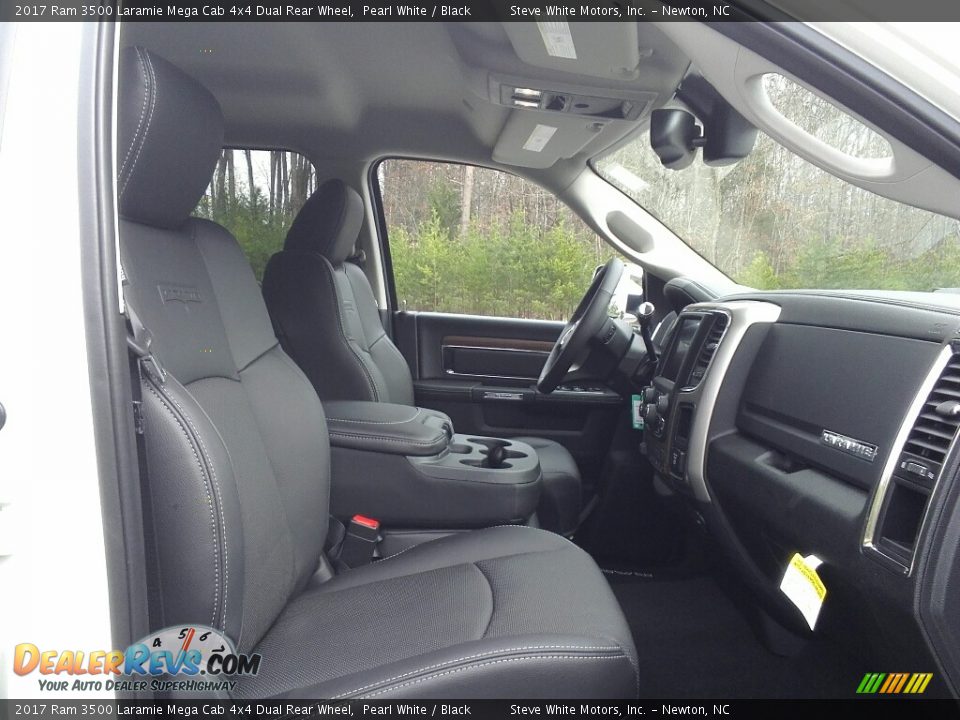 2017 Ram 3500 Laramie Mega Cab 4x4 Dual Rear Wheel Pearl White / Black Photo #14