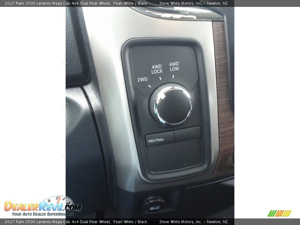 2017 Ram 3500 Laramie Mega Cab 4x4 Dual Rear Wheel Pearl White / Black Photo #25
