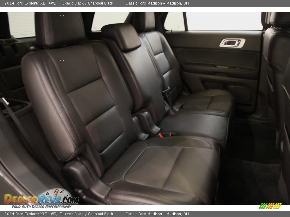 2014 Ford Explorer XLT 4WD Tuxedo Black / Charcoal Black Photo #16
