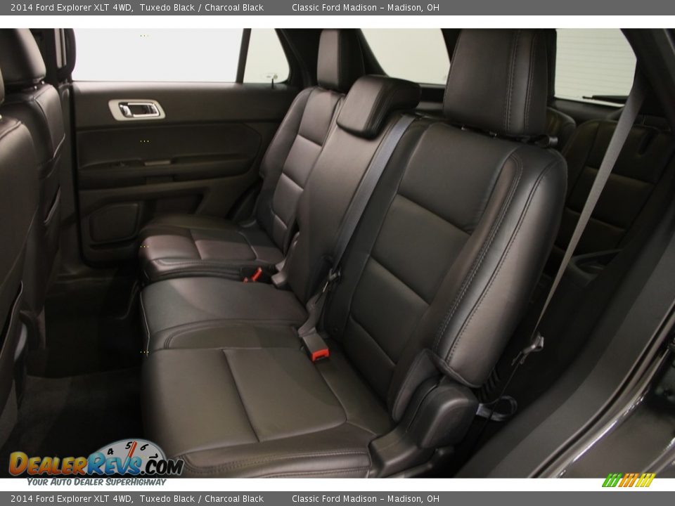 2014 Ford Explorer XLT 4WD Tuxedo Black / Charcoal Black Photo #17