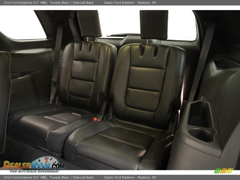 2014 Ford Explorer XLT 4WD Tuxedo Black / Charcoal Black Photo #18