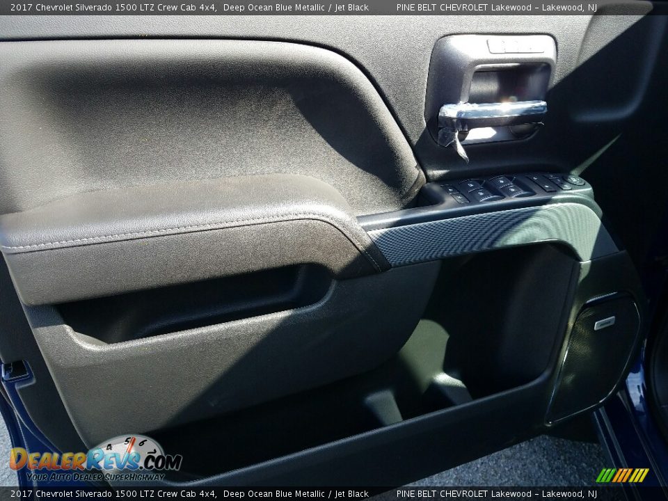 2017 Chevrolet Silverado 1500 LTZ Crew Cab 4x4 Deep Ocean Blue Metallic / Jet Black Photo #8