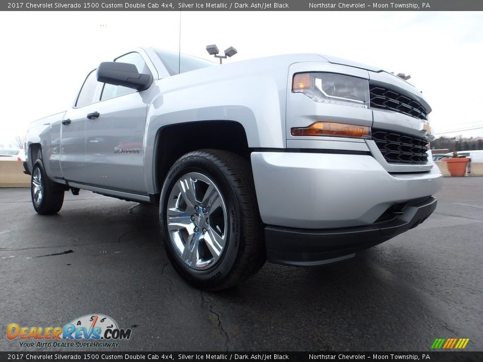 2017 Chevrolet Silverado 1500 Custom Double Cab 4x4 Silver Ice Metallic / Dark Ash/Jet Black Photo #11