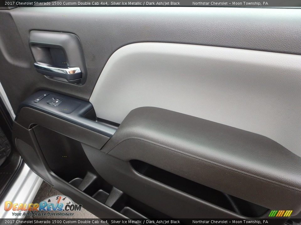 2017 Chevrolet Silverado 1500 Custom Double Cab 4x4 Silver Ice Metallic / Dark Ash/Jet Black Photo #16