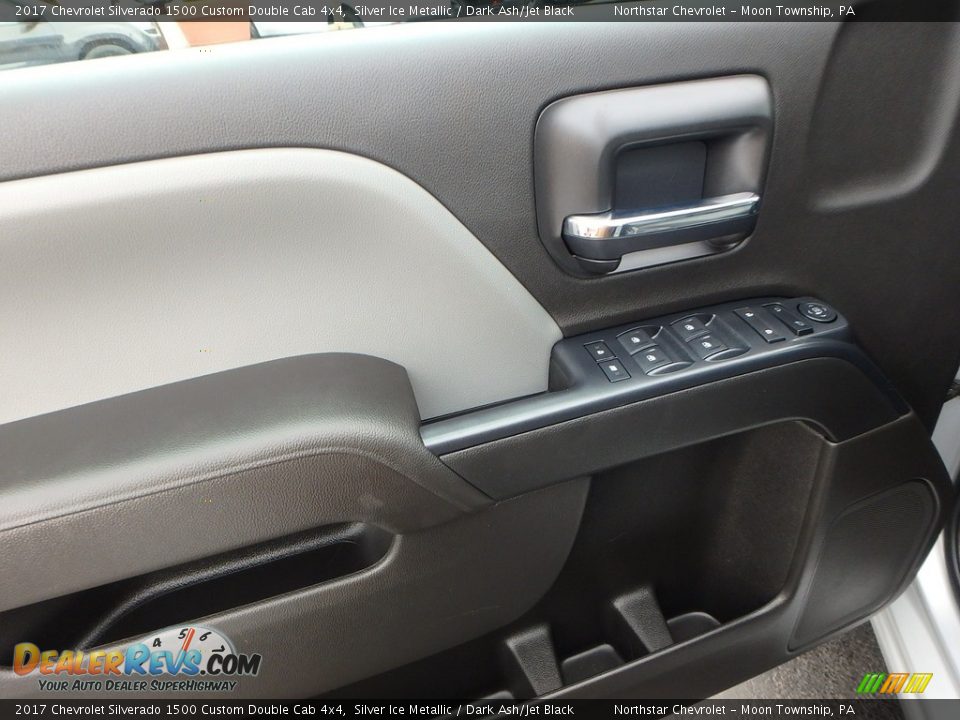 2017 Chevrolet Silverado 1500 Custom Double Cab 4x4 Silver Ice Metallic / Dark Ash/Jet Black Photo #25