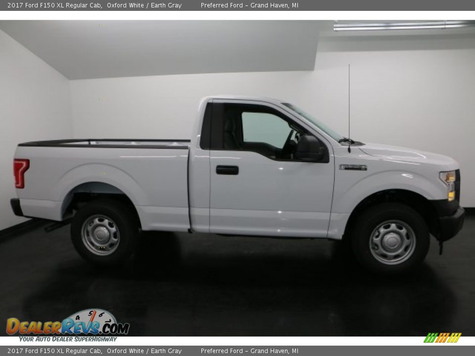 2017 Ford F150 XL Regular Cab Oxford White / Earth Gray Photo #1