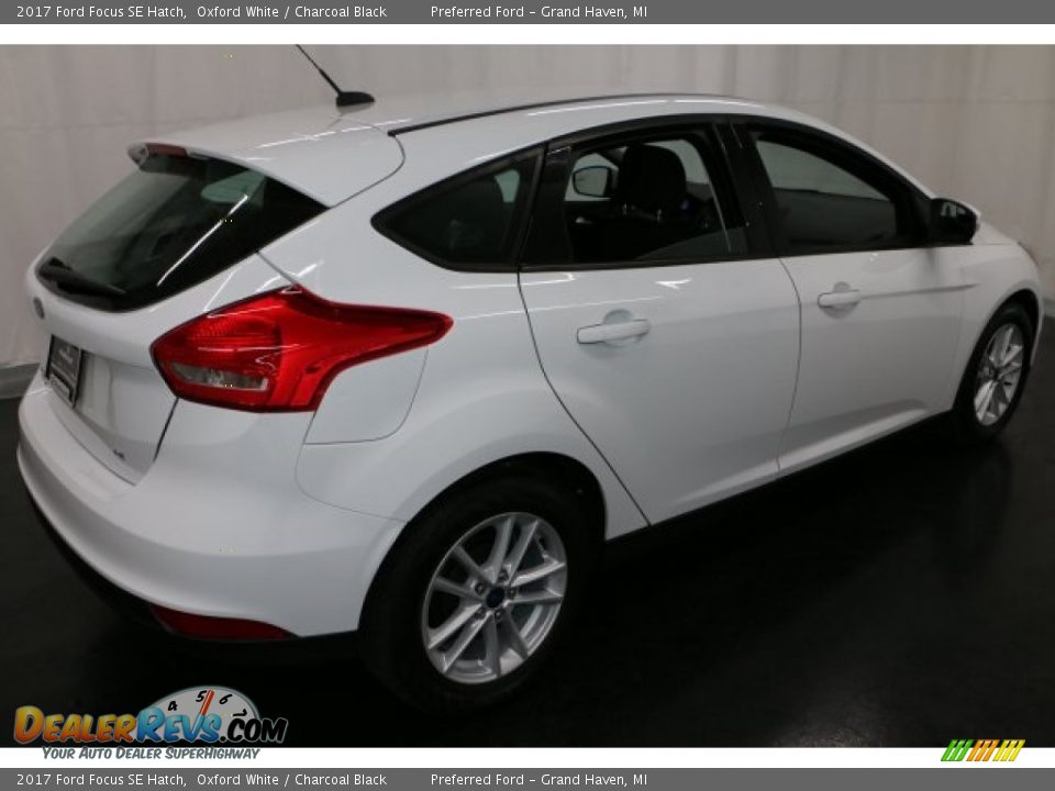 2017 Ford Focus SE Hatch Oxford White / Charcoal Black Photo #8