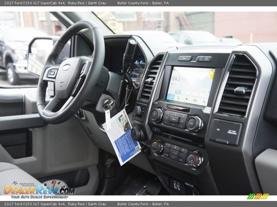 2017 Ford F150 XLT SuperCab 4x4 Ruby Red / Earth Gray Photo #10