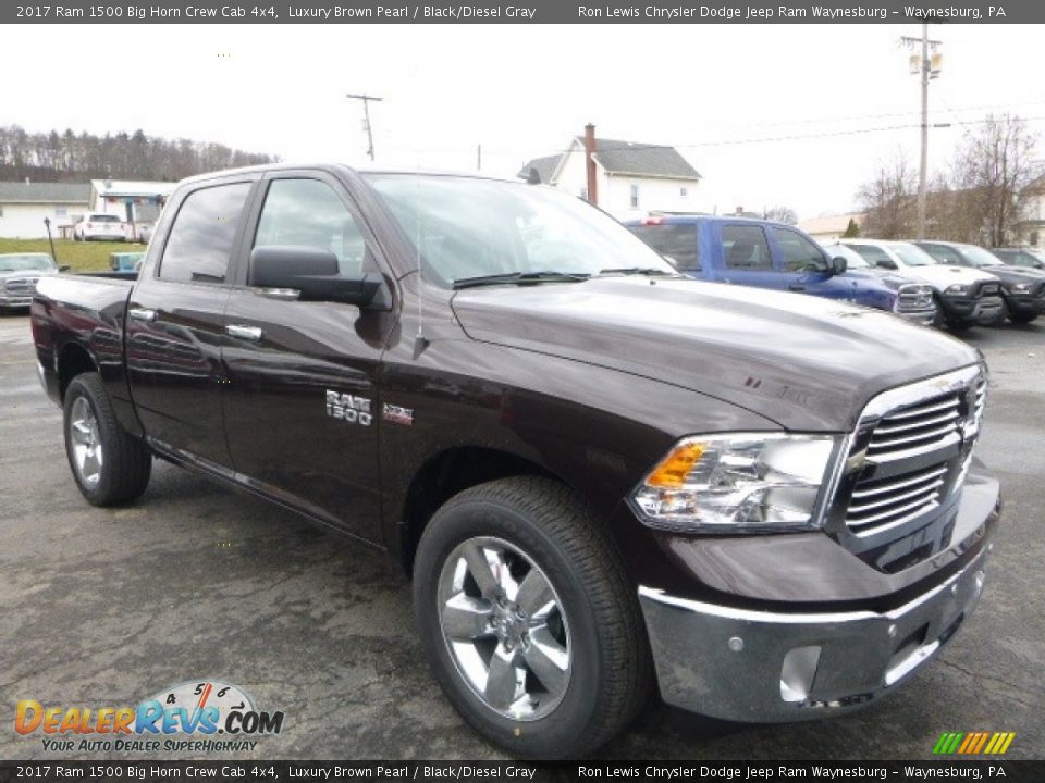 Front 3/4 View of 2017 Ram 1500 Big Horn Crew Cab 4x4 Photo #11