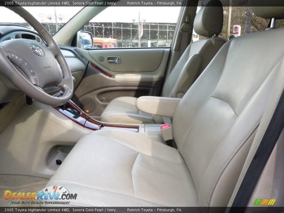 2005 Toyota Highlander Limited 4WD Sonora Gold Pearl / Ivory Photo #6