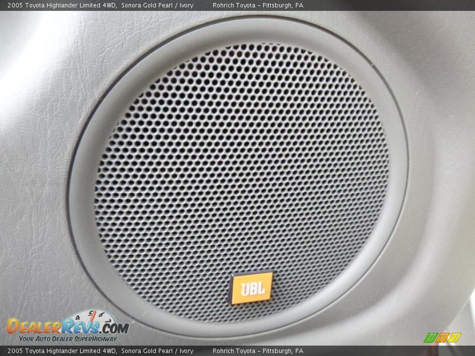 2005 Toyota Highlander Limited 4WD Sonora Gold Pearl / Ivory Photo #21