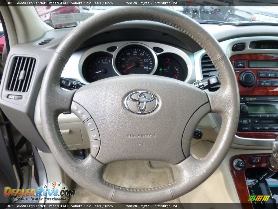 2005 Toyota Highlander Limited 4WD Sonora Gold Pearl / Ivory Photo #23