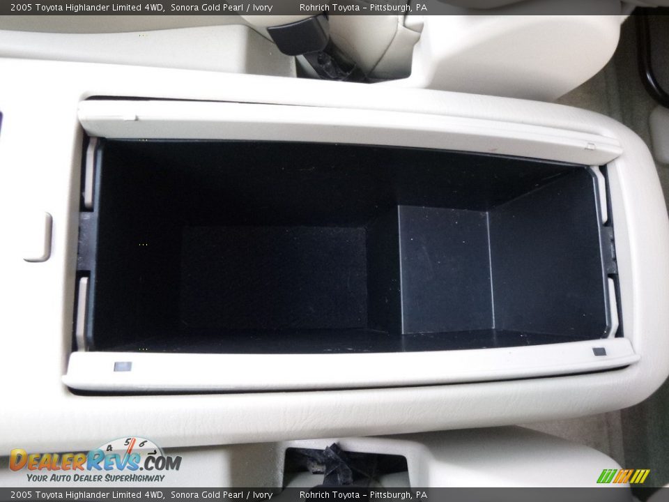 2005 Toyota Highlander Limited 4WD Sonora Gold Pearl / Ivory Photo #25