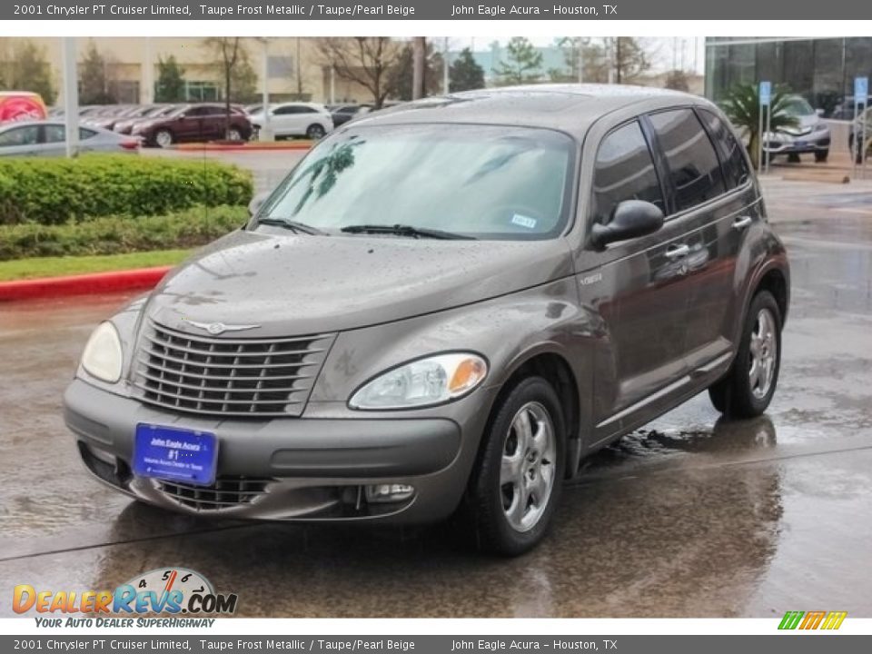 Front 3/4 View of 2001 Chrysler PT Cruiser Limited Photo #3