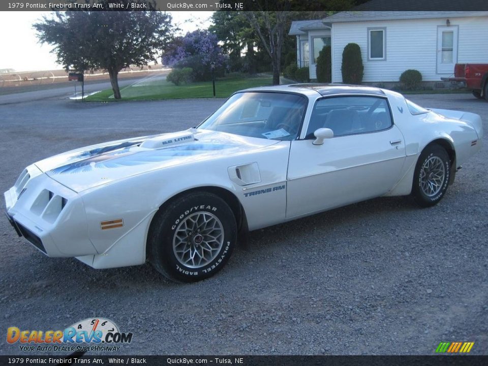 Front 3/4 View of 1979 Pontiac Firebird Trans Am Photo #1