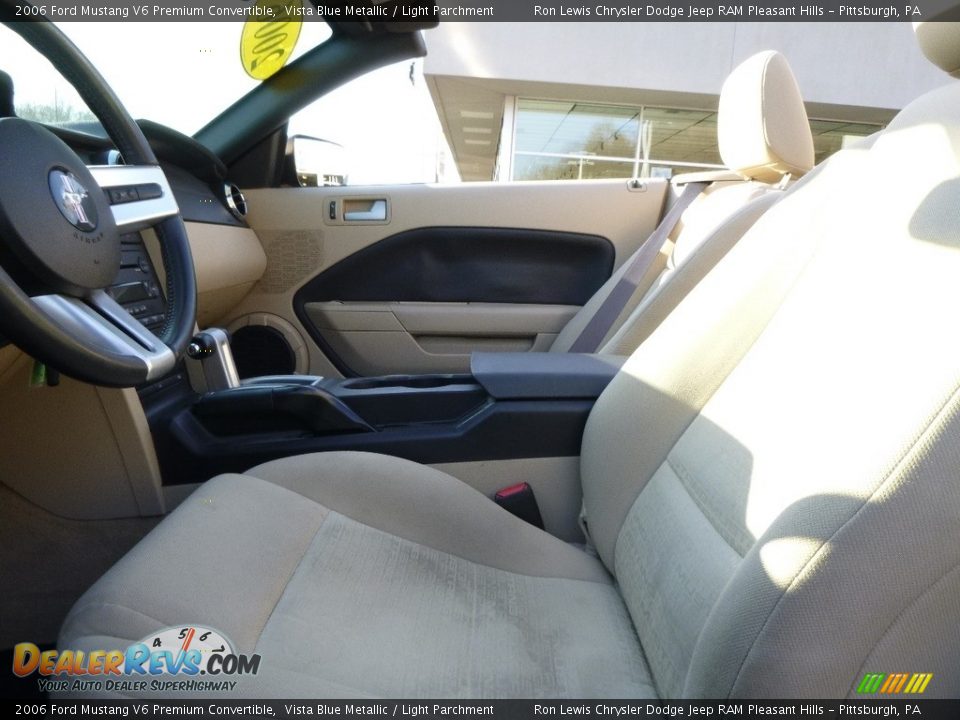 2006 Ford Mustang V6 Premium Convertible Vista Blue Metallic / Light Parchment Photo #10