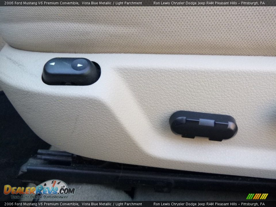 2006 Ford Mustang V6 Premium Convertible Vista Blue Metallic / Light Parchment Photo #15