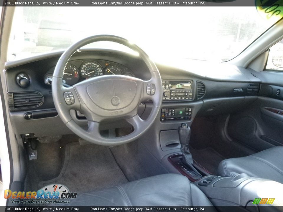 Medium Gray Interior - 2001 Buick Regal LS Photo #12